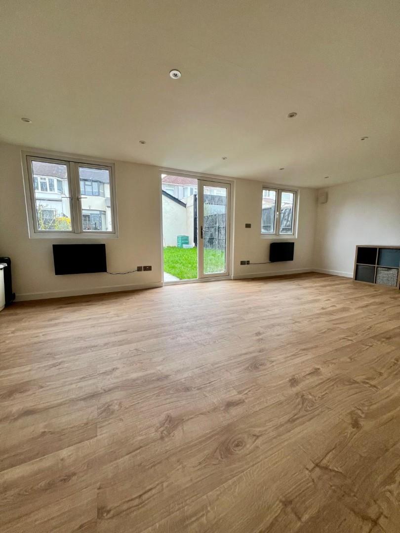 Stoneyfields Lane, Edgware, HA8, Edgware